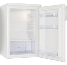 Kleiner weißer Kühlschrank mit geöffneter Tür, Innenraum mit Glasablagen, einem Gemüsefach und Türfächern.