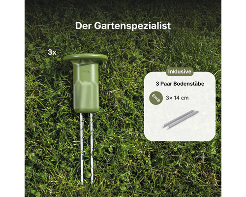 FYTA Beam Pflanzensensor inklusive drei Paar Bodenstäben mit einer Länge von 14 Zentimetern auf einer Rasenfläche.