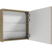 Geöffneter Badezimmer-Spiegelschrank in Holzoptik mit zwei Glaseinlegeböden.