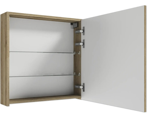 Geöffneter Badezimmer-Spiegelschrank in Holzoptik mit zwei Glaseinlegeböden.