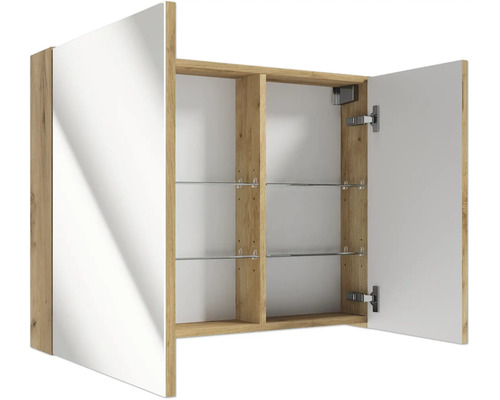 Badezimmerspiegelschrank in Holzoptik mit geöffneten Spiegeltüren und Einlegeböden aus Glas.