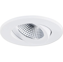 Runder, schwenkbarer LED-Einbaustrahler in Weiß mit facettiertem Reflektor.