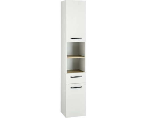 Hoher weißer Badschrank mit schwarzen Griffen, zwei offenen Regalfächern in Holzoptik, einer Schublade und zwei Türen.
