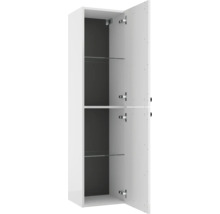 Weißer Bad-Hochschrank mit zwei geöffneten Türen, Einlegeböden aus Glas und dunkler Rückwand.