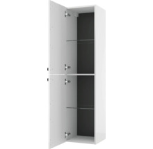Moderner, geöffneter Badezimmer-Hochschrank in Weiß mit anthrazitfarbener Rückwand und Einlegeböden aus Glas.