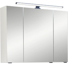 Dreitüriger Spiegelschrank für das Badezimmer mit LED Aufsatzleuchte und weißem Korpus.