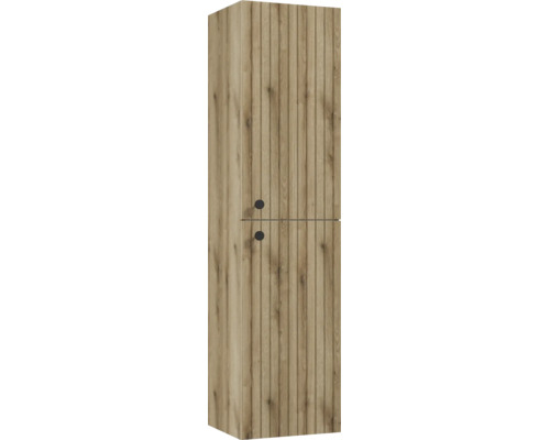 Hoher Badezimmerschrank in Holzoptik mit Lamellenstruktur und zwei runden Griffen.
