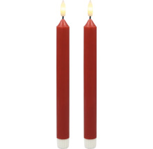 Zwei rote LED-Stabkerzen mit flammförmiger Leuchtquelle für die Weihnachtsdekoration.