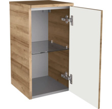 Badezimmerschrank in Eichenoptik mit geöffneter weißer Tür und einem Einlegeboden aus Glas.