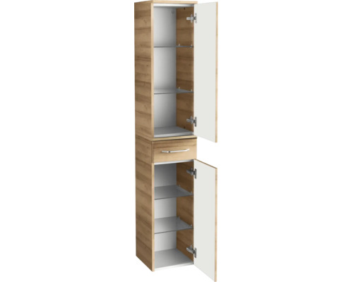 Offener Badezimmer-Hochschrank mit Holzoptik-Korpus, weißen Fronten, einer Schublade und Glaseinlegeböden.