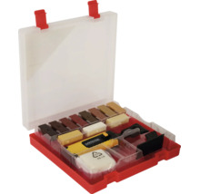 Reparatur-Set für Parkett und Laminat mit Werkzeit Logo, Hartwachsstangen in Holztönen, Schmelzer und Schaber in einer roten Kunststoffbox.