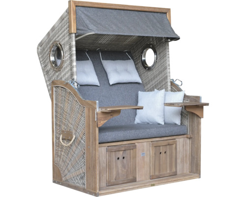 Strandkorb mit Holzgestell, grauem Polyrattan-Geflecht, grauen Polstern und Bullaugen.