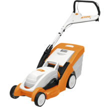 STIHL Rasenmäher mit Grasfangkorb und höhenverstellbarem Holm.