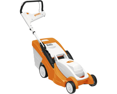 Orange-weißer Stihl Rasenmäher mit schwarzem Holm und Grasfangkorb für die Rasenpflege.
