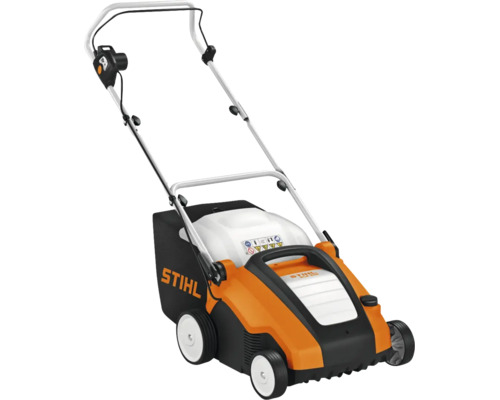Elektrischer Vertikutierer STIHL RLE 240 in Orange und Schwarz mit Grasfangkorb und klappbarem Holm.