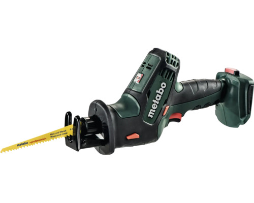 Metabo Akku-Säbelsäge in Grün und Schwarz mit gelbem Sägeblatt und Akku-Pack.