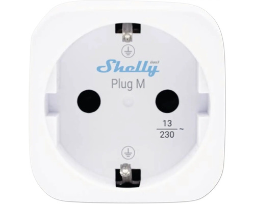 Shelly Logo, weißer smarter Zwischenstecker Shelly Plug M mit Erdungssymbol und Angabe von 13 Ampere und 230 Volt Wechselstrom.