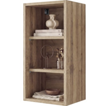 Modernes Hängeregal in Holzoptik mit drei Fächern, dekoriert mit einer Vase, Büchern und einer Skulptur.