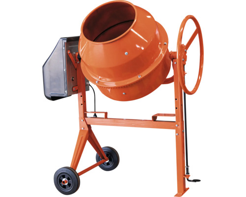 Betonmischer mit orangefarbener Trommel, Stahlgestell, Handrad und zwei schwarzen Rädern.