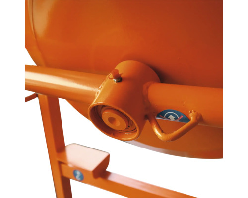 Detailaufnahme des Lagers und der Trommelbefestigung eines orangefarbenen Betonmischers mit Schmiernippel.