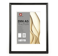 Schwarzer Kunststoffrahmen für Bilder im Format 15 mal 21 Zentimeter, DIN A5, inklusive weißem Passepartout.