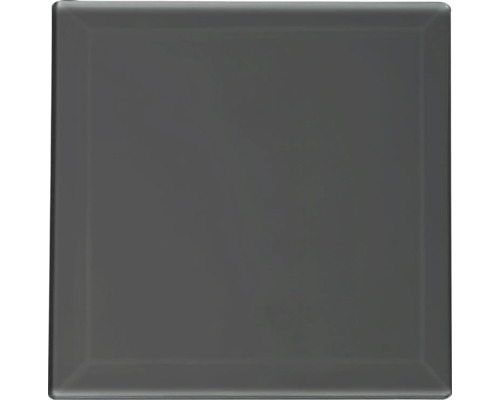 Quadratische Glas-Wandfliese mit Facette in Anthrazit.