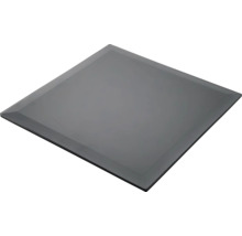 Quadratische Spiegelkachel aus Glas mit Facettenschliff.