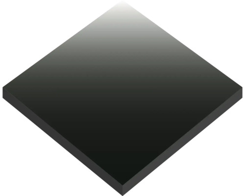 Quadratische schwarze Fliese mit glatter Oberfläche.