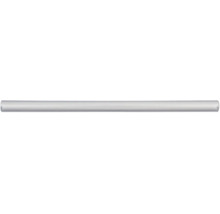 Lange, zylindrische Gardinenstange aus silberfarbenem Metall mit glatter Oberfläche.