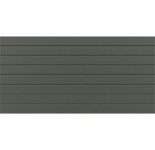 Wandfliese in Lamellenoptik mit horizontalen Rillen.