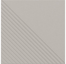 Quadratische Fliese mit diagonalen Rillen auf einer Hälfte.