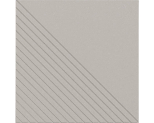 Quadratische Fliese mit diagonalen Rillen auf einer Hälfte.