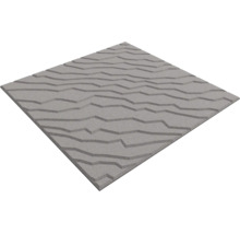 Graues Wandpaneel mit dreidimensionalem Wellenmuster und unregelmäßigen Rippen.