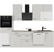 Moderne Küchenzeile, weiße Hochglanz-Fronten, Arbeitsplatte in Holzoptik, schwarzer Backofen, Dunstabzugshaube, Kochfeld und Geschirrspüler.