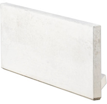 L-Stein aus Beton für die Hangsicherung und Gartenplanung.