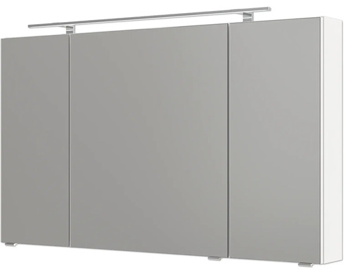 Dreitüriger Spiegelschrank für das Badezimmer mit LED-Aufsatzleuchte und Griffleisten.