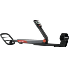 Metalldetektor Minelab GO-FIND 22 mit klappbarem Gestänge, Displayeinheit und Armstütze für die Schatzsuche.