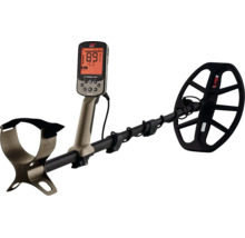 Minelab Metalldetektor X-Terra Pro mit digitalem Display, Bedienfeld, Armstütze und runder Suchspule.
