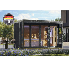 Moderne Karibu Gartensauna mit Glasfront und Holzkonstruktion im Garten mit fünf Jahren Garantie auf die Konstruktion sowie Made in Germany Siegel.