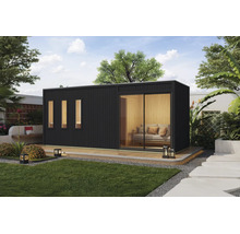 Modernes Gartenhaus mit Holzfassade und großer Schiebetür auf einer Terrasse im gepflegten Garten mit Sitzgelegenheit und Gartenbeleuchtung.