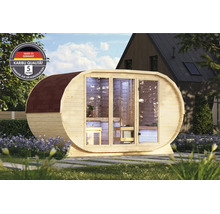 Moderne ovale Fasssauna aus Holz mit Glasfront im Garten, inklusive Karibu Qualitäts- und Herstellergarantiesiegel.