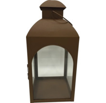 Braune Windlichtlaterne aus Metall und Glas mit gewölbtem Dach und Tragegriff.