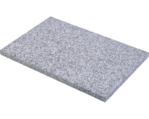 Rechteckige Granitplatte mit gesprenkelter Natursteinstruktur für Terrassenbeläge oder den Außenbereich.