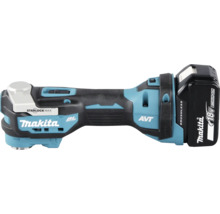 Makita 18 Volt Akku-Multitool mit Starlock Max Werkzeugaufnahme, AVT-Technologie, bürstenlosem Motor und aufgestecktem Lithium-Ionen-Akku.