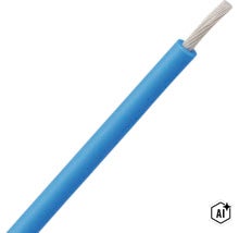 Blaue Aderleitung mit abisoliertem Ende, das den feindrähtigen Leiter zeigt (Image AI modified or generated)