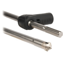 Hohlbohrer für staubfreies Bohren mit integriertem Absaugadapter für den Staubsaugeranschluss und SDS-Schaft.