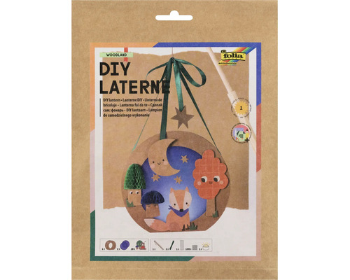 Folia Bastelset für eine DIY-Laterne Woodland mit Motiven von Fuchs, Bäumen und Mond, in einer Verpackung aus Kraftkarton.