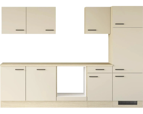 Moderne Küchenzeile mit Oberschränken, Unterschränken und Nische für Elektrogeräte in schlichtem Design.