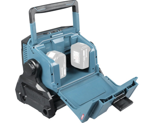 Makita Baustrahler mit Akku und geöffnetem Batteriefach mit zwei Lithium Ionen Akkus