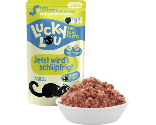 Lucky Lou Katzenfutter Rind und Insekten mit Zucchini 125 Gramm Beutel neben einer Futterschale mit Nassfutter